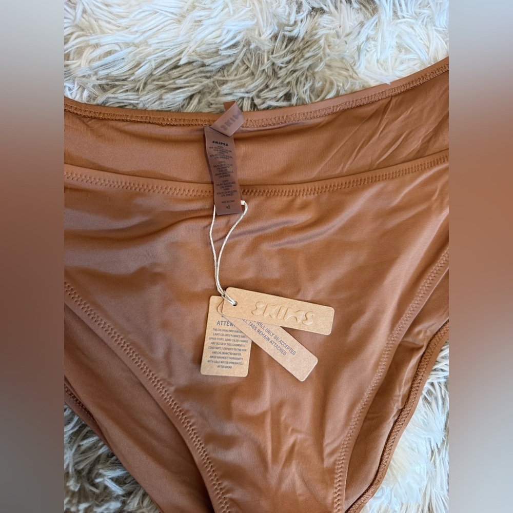 NEW SKIMS Monokini 4X Almond - Picture 4 of 5